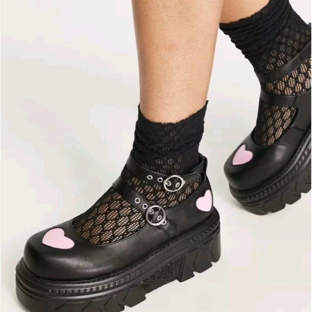 Warriors Heart Venus Love Heart Stomper Chunky Black Pink Puffed Heart US 5-5.5